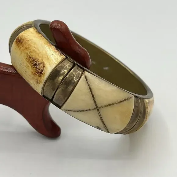 Stone Brass Women’s Cuff Bracelet Ivory Tone Slip On Boho Peasant Nature - Picture 1 of 13